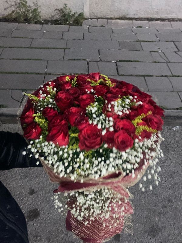  Erzurum Çiçek Siparişi - 30 Adet Kırmızı Güllü